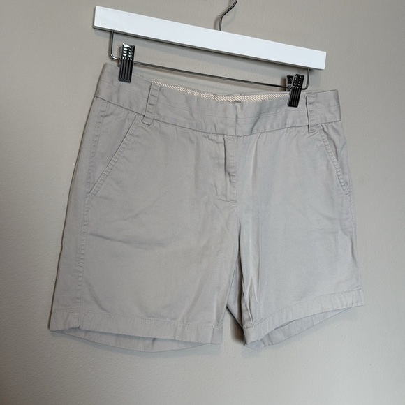 J.Crew Chino Tan Shorts Womens Size 2 100% Cotton Preppy Professional Classic - Picture 2 of 11
